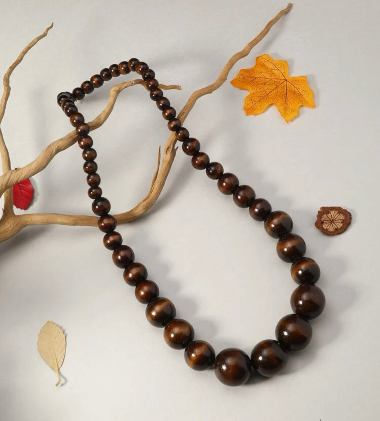 COLLANA CON PALLE DI LEGNO LACCATE