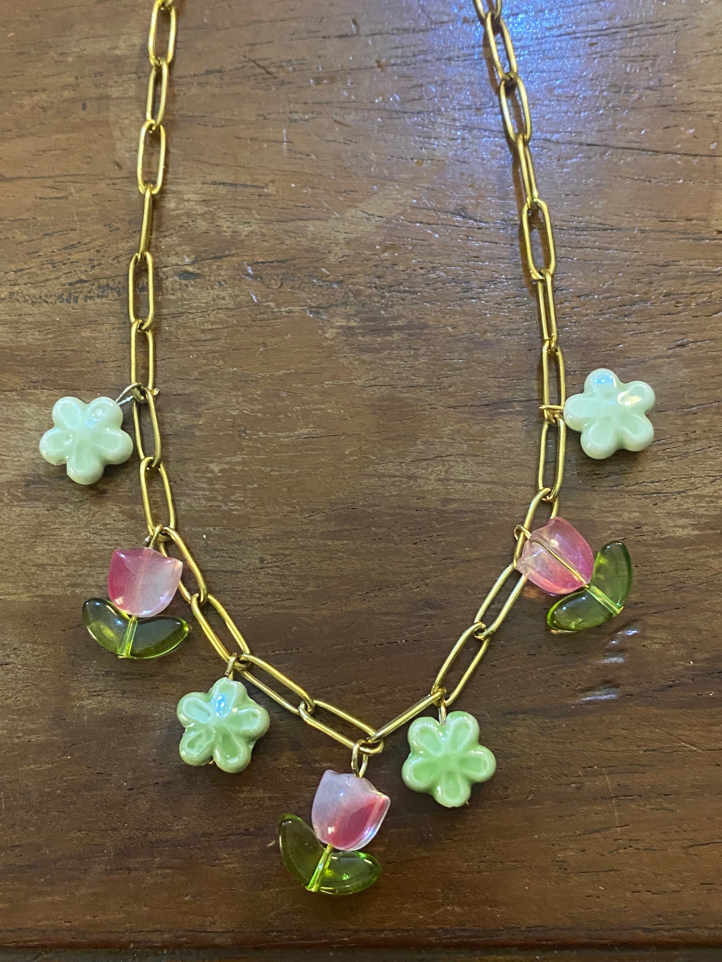 COLLANA CON FIORI IN CERAMICA