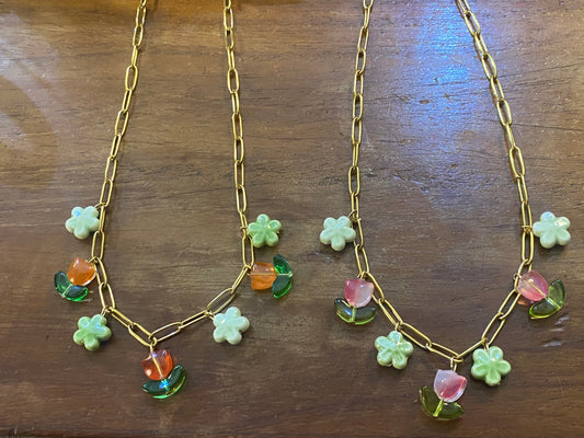 COLLANA CON FIORI IN CERAMICA