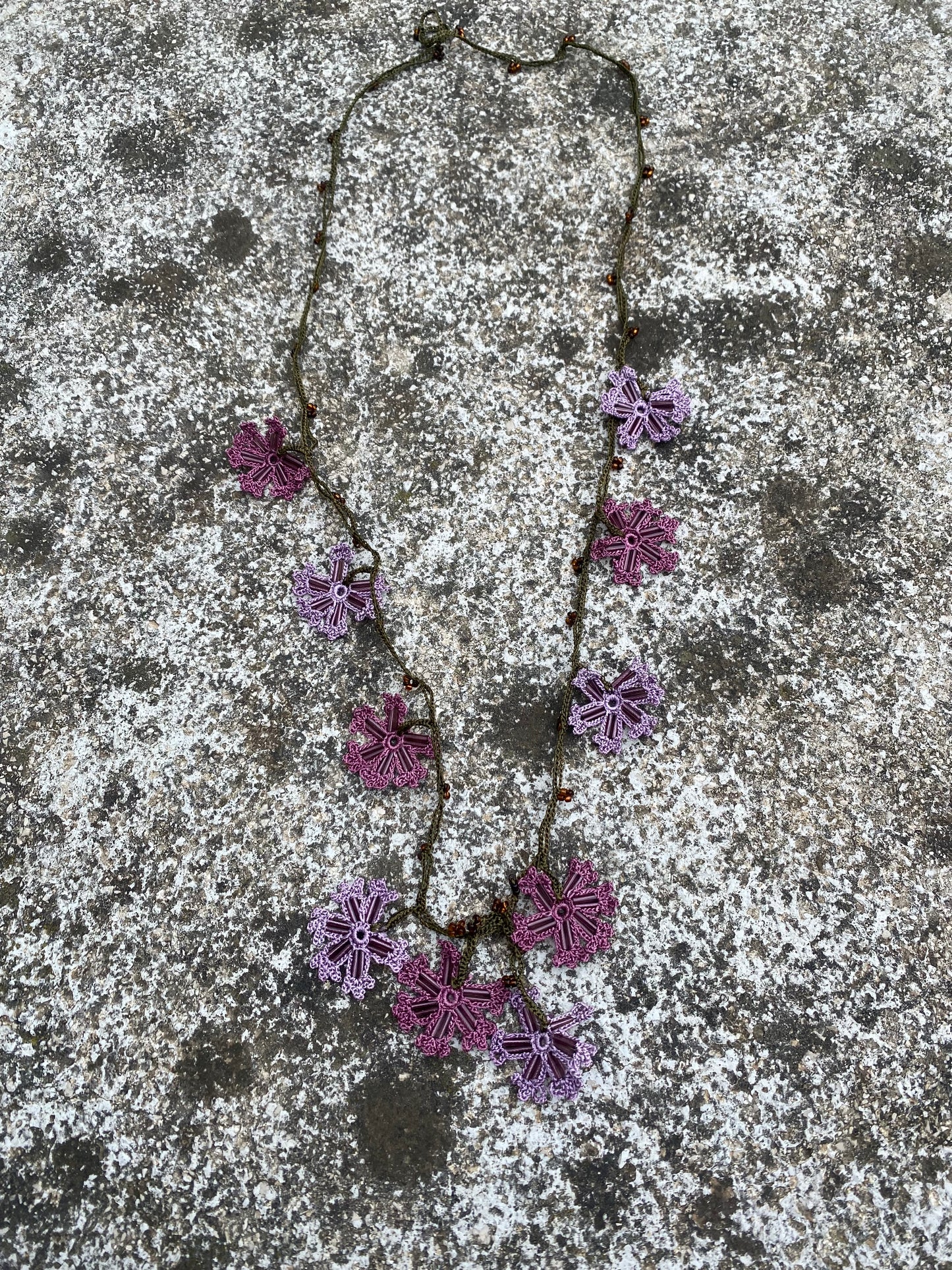 COLLANA FIORI ALL’UNCINETTO